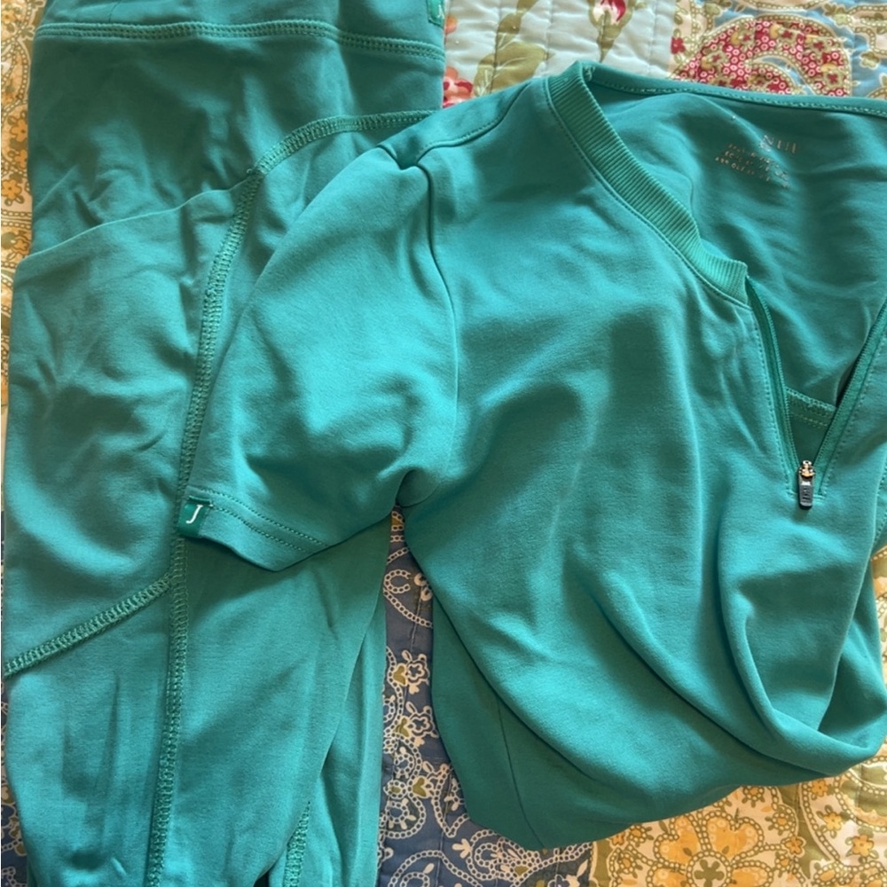 Jaanuu Teal Scrub Set